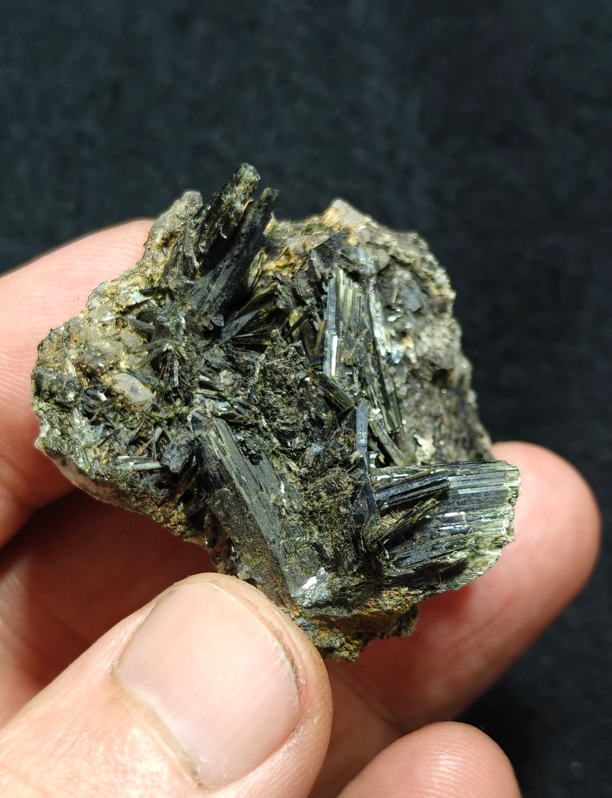 Natural Aegirine cluster 32 grams