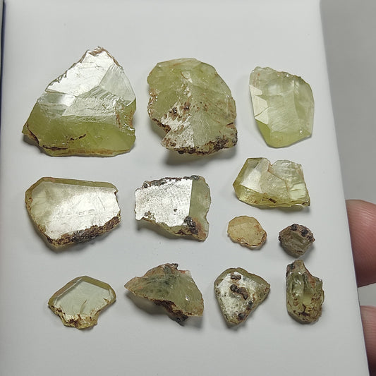 Natural green sphene Titanite crystals 10 grams