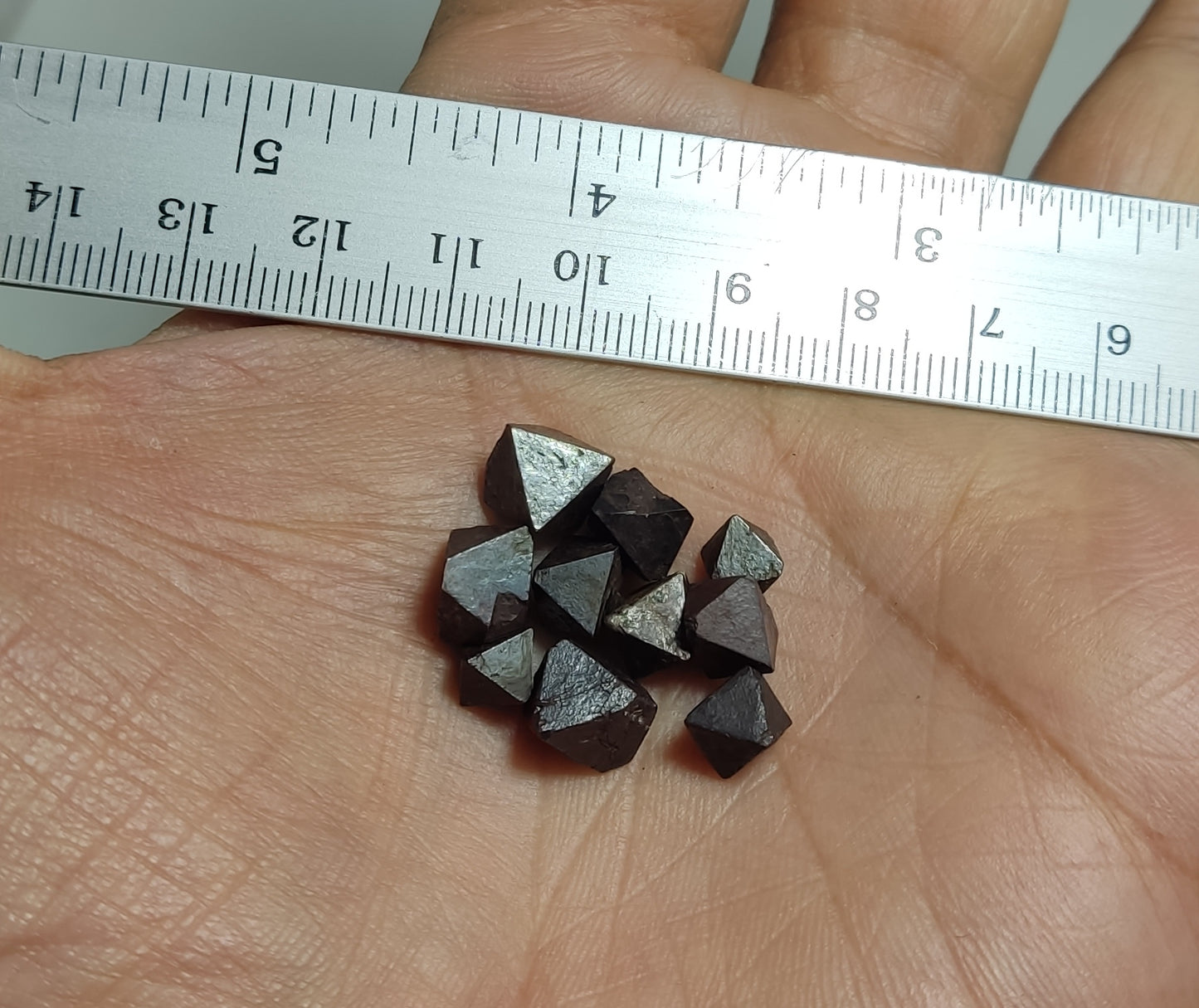 10 pieces octahedron magnetite crystals