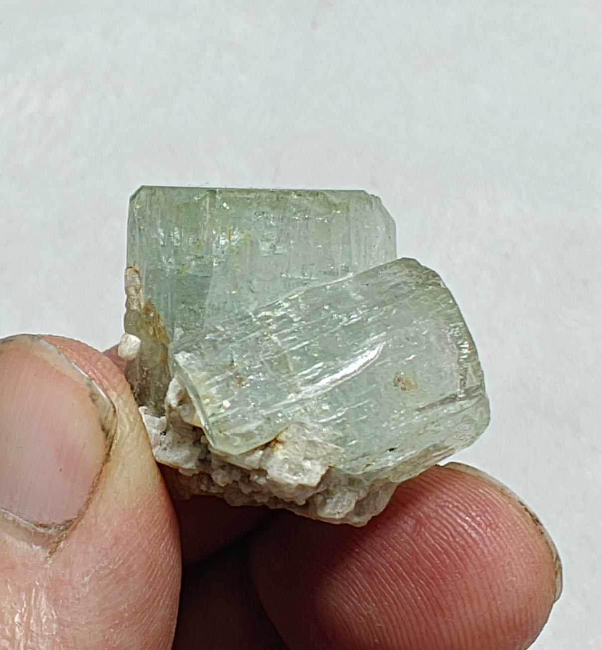 Naturally terminated aquamarine crystal twin formation 21 grams