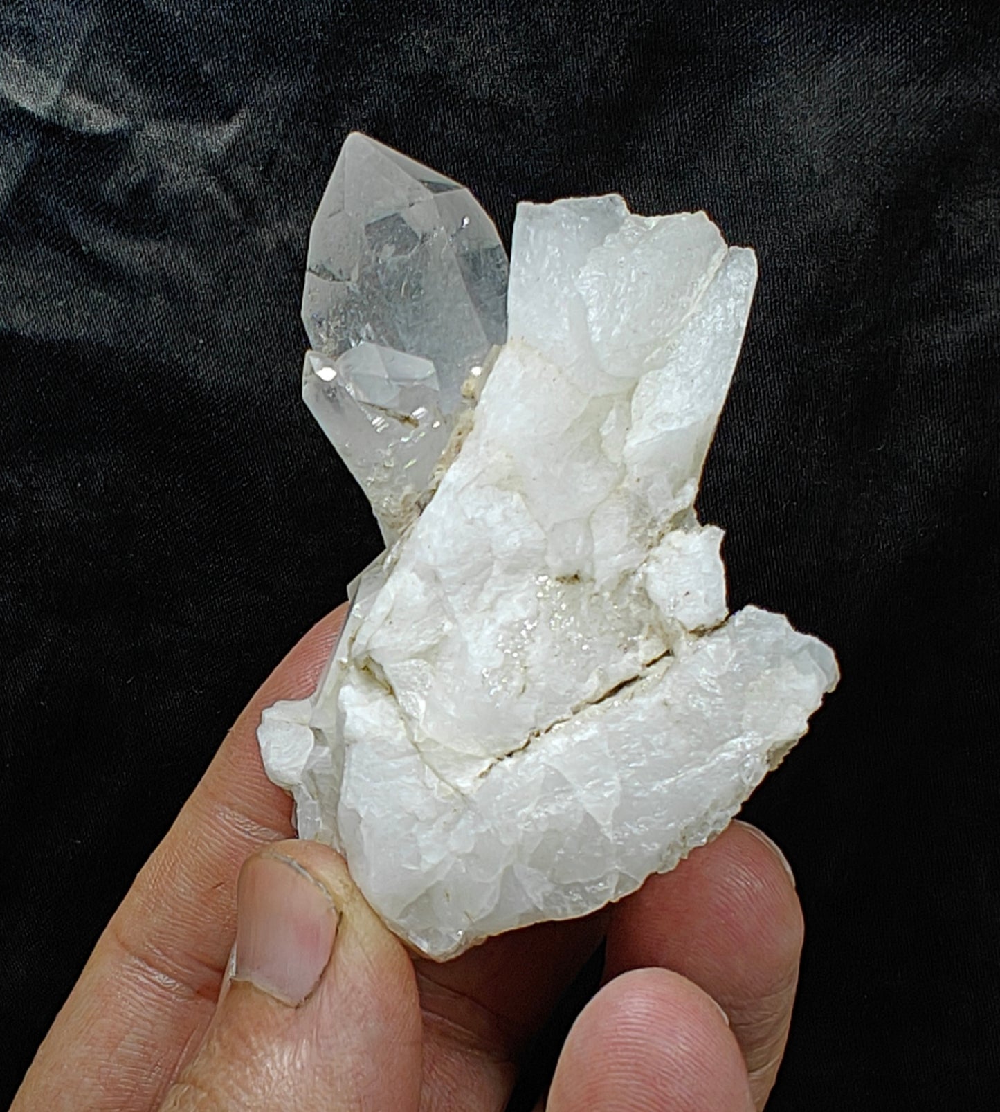 Natural Quartz Crystal 122 grams