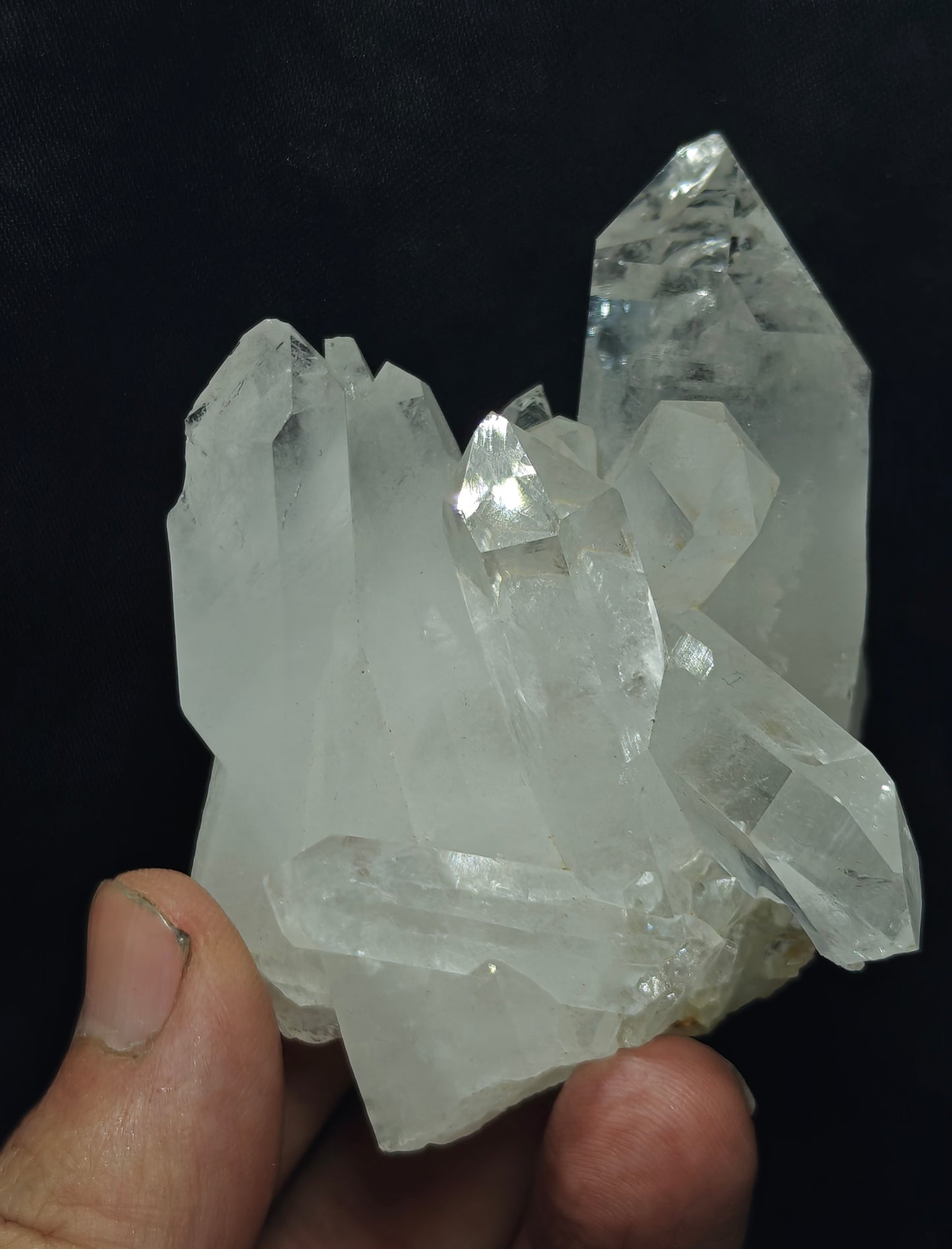 An amazing specimen of terminated Quartz Crystals cluster 187 grams