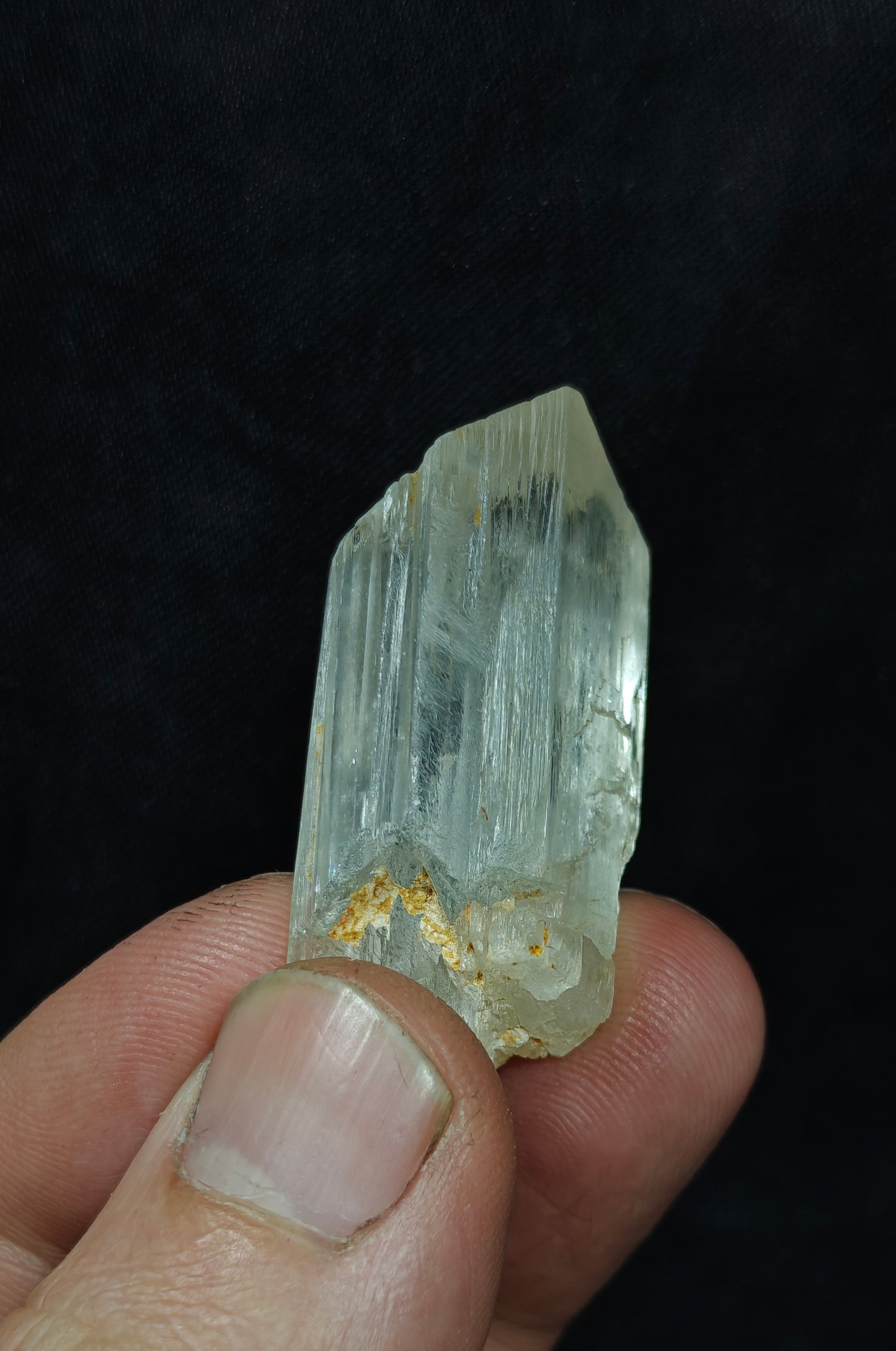 Natural spodumene crystal 17 grams