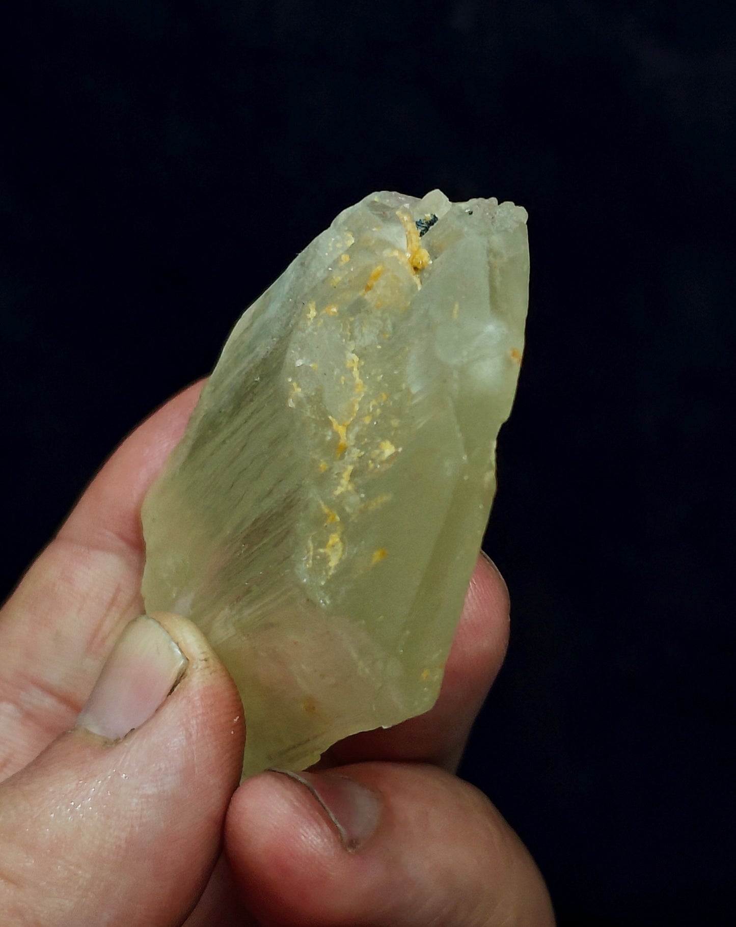 Natural spodumene crystal 105 grams
