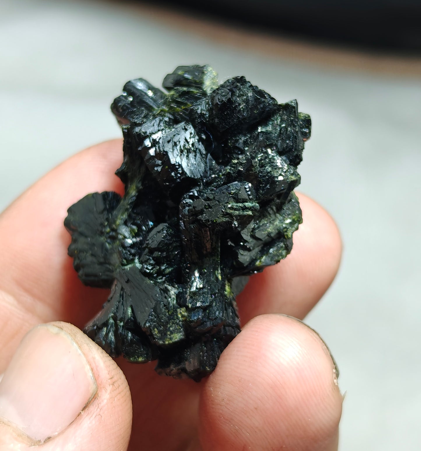 Bowtie Epidote cluster 28 grams