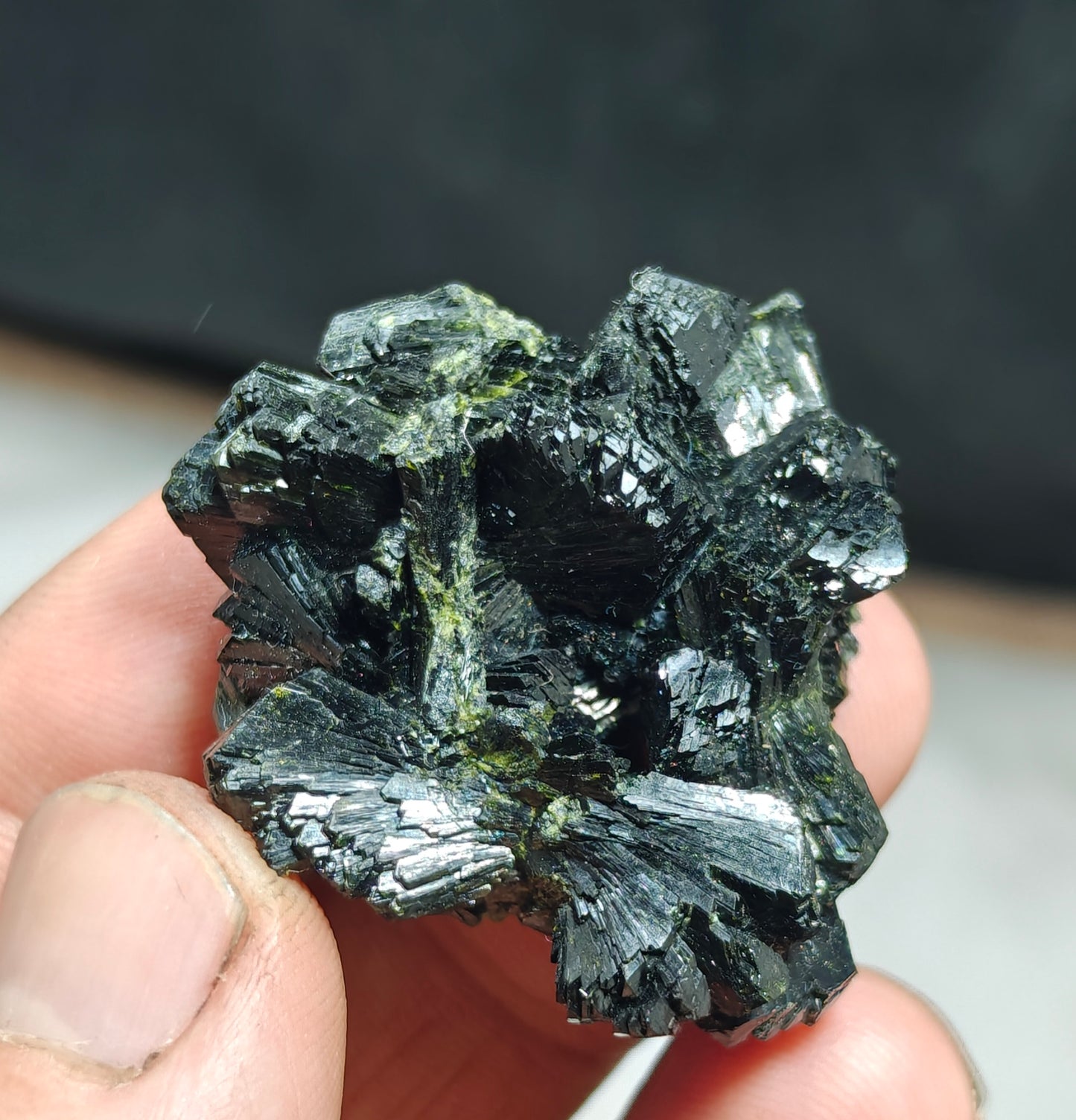 Bowtie Epidote cluster 28 grams