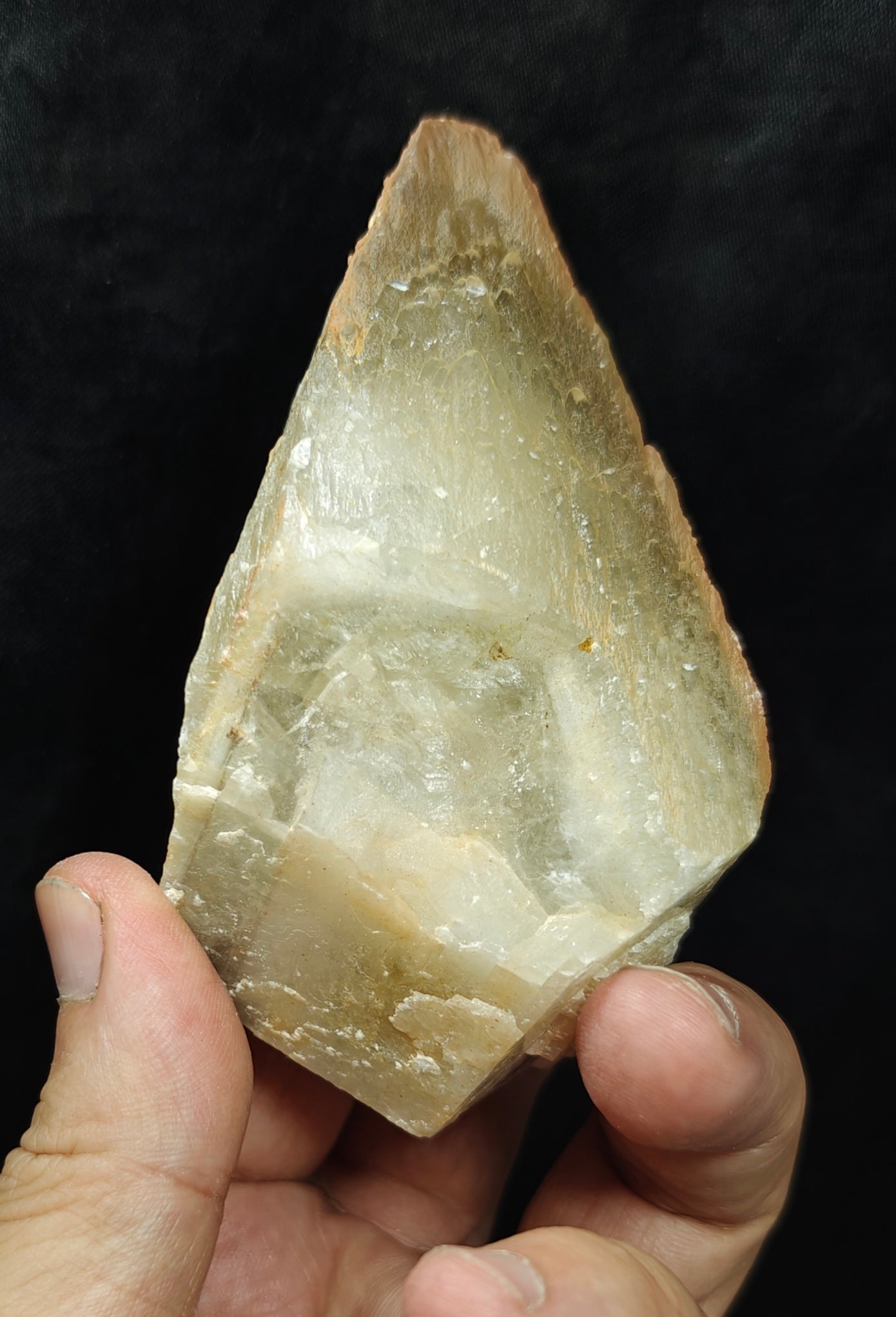 Naturally terminated Dogteeth Calcite Crystal 274 grams