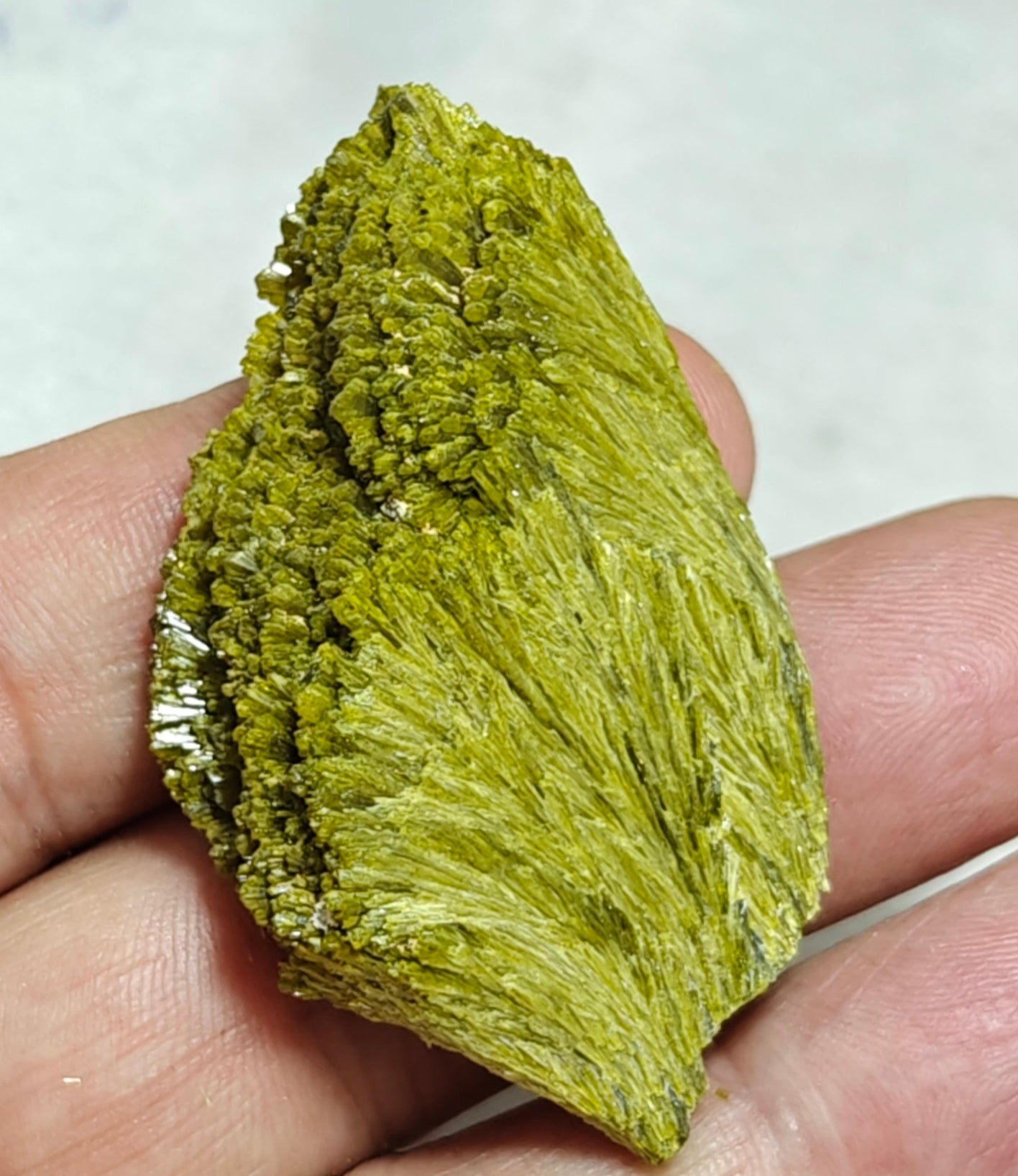 Natural green Epidote crystal 31 grams