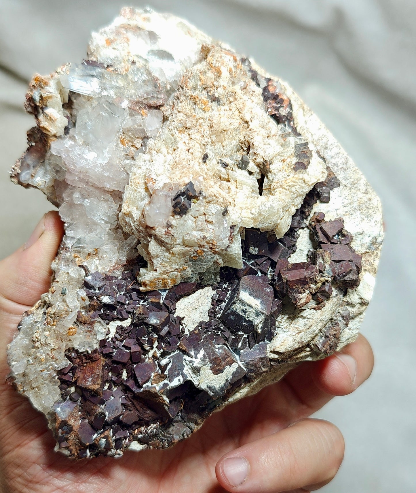 Natural quartz rutiles and siderite specimen 970 grams