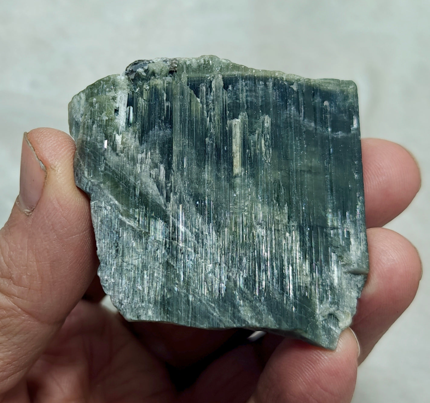 Dark green Tourmalines crystal 80 grams