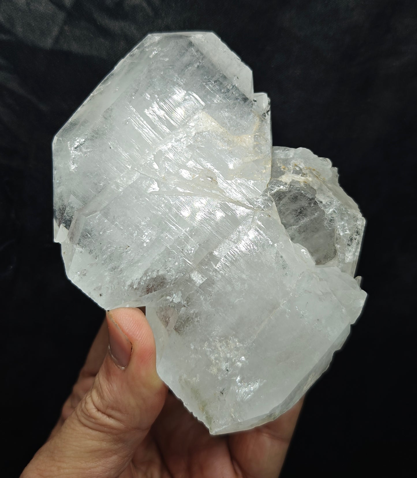 Faden Quartz crystal specimen 426 grams