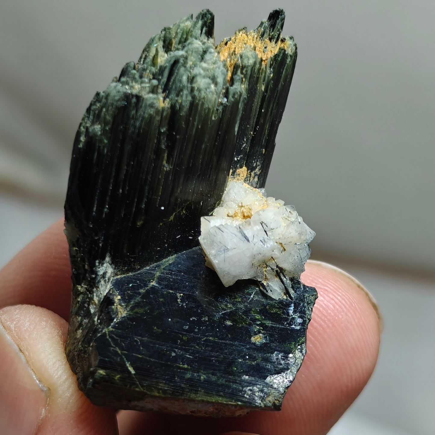 Natural aegirine crystal 22 grams
