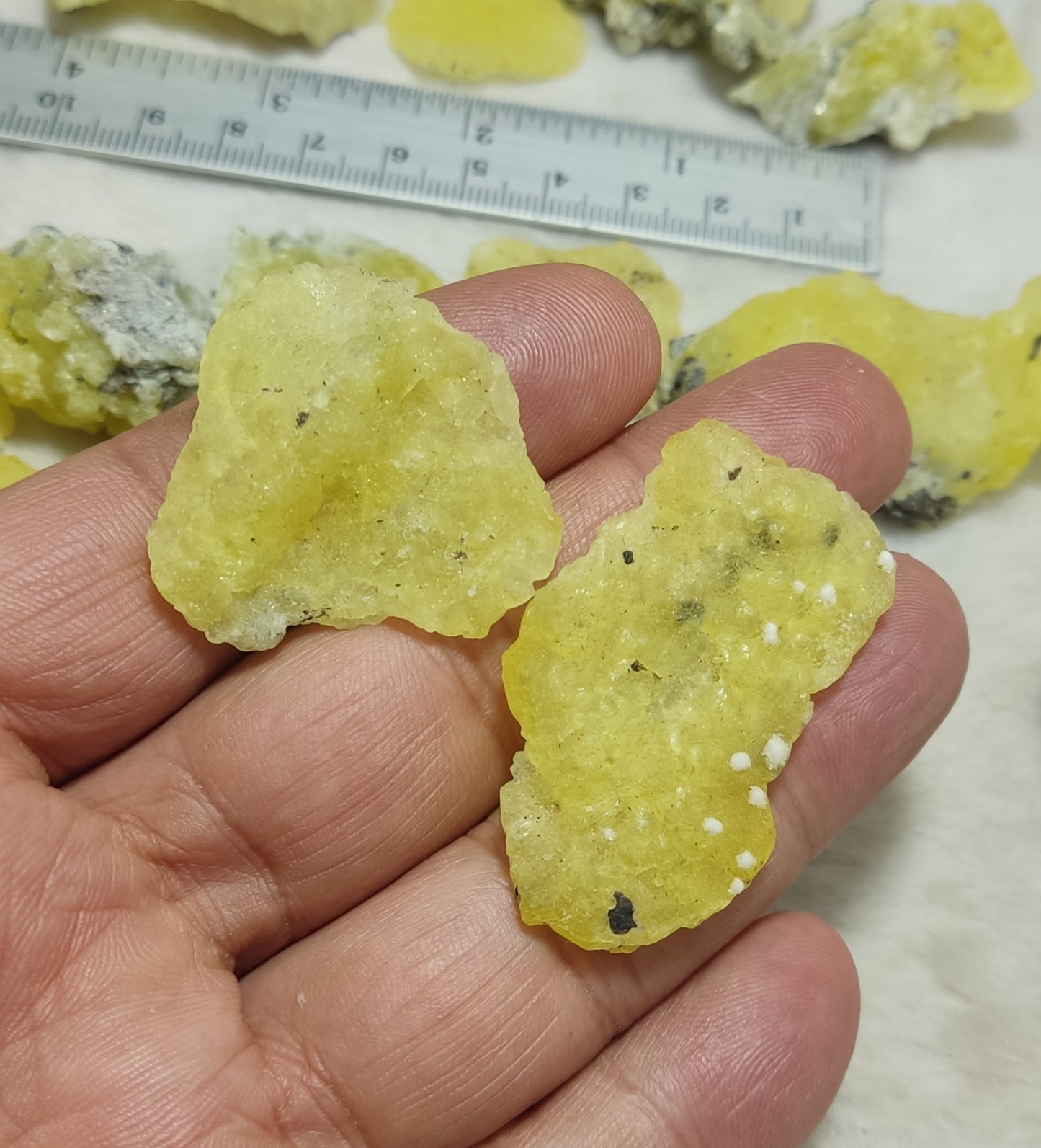 280 grams lot of Brucite