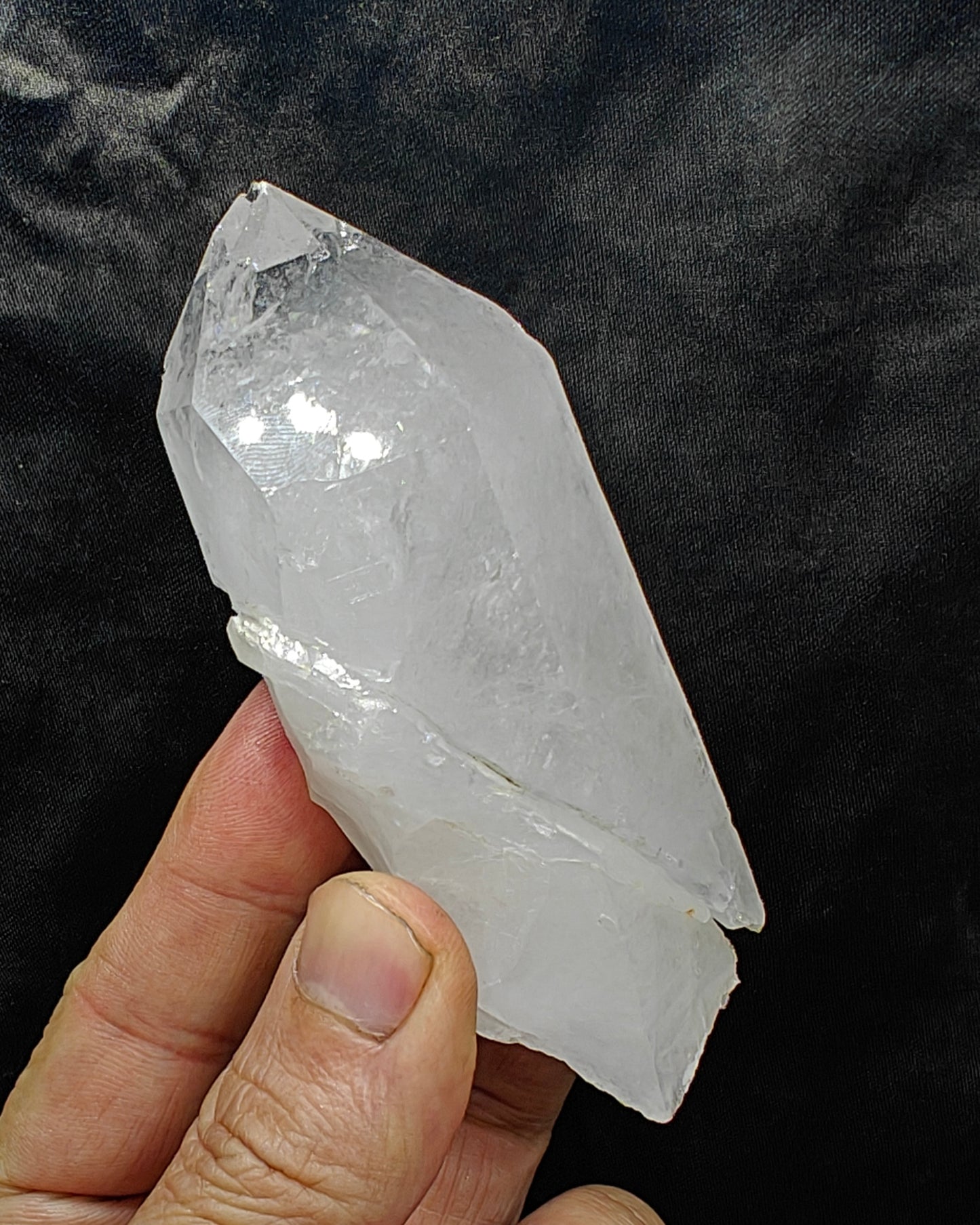 An amazing terminated Quartz Crystal 193 grams