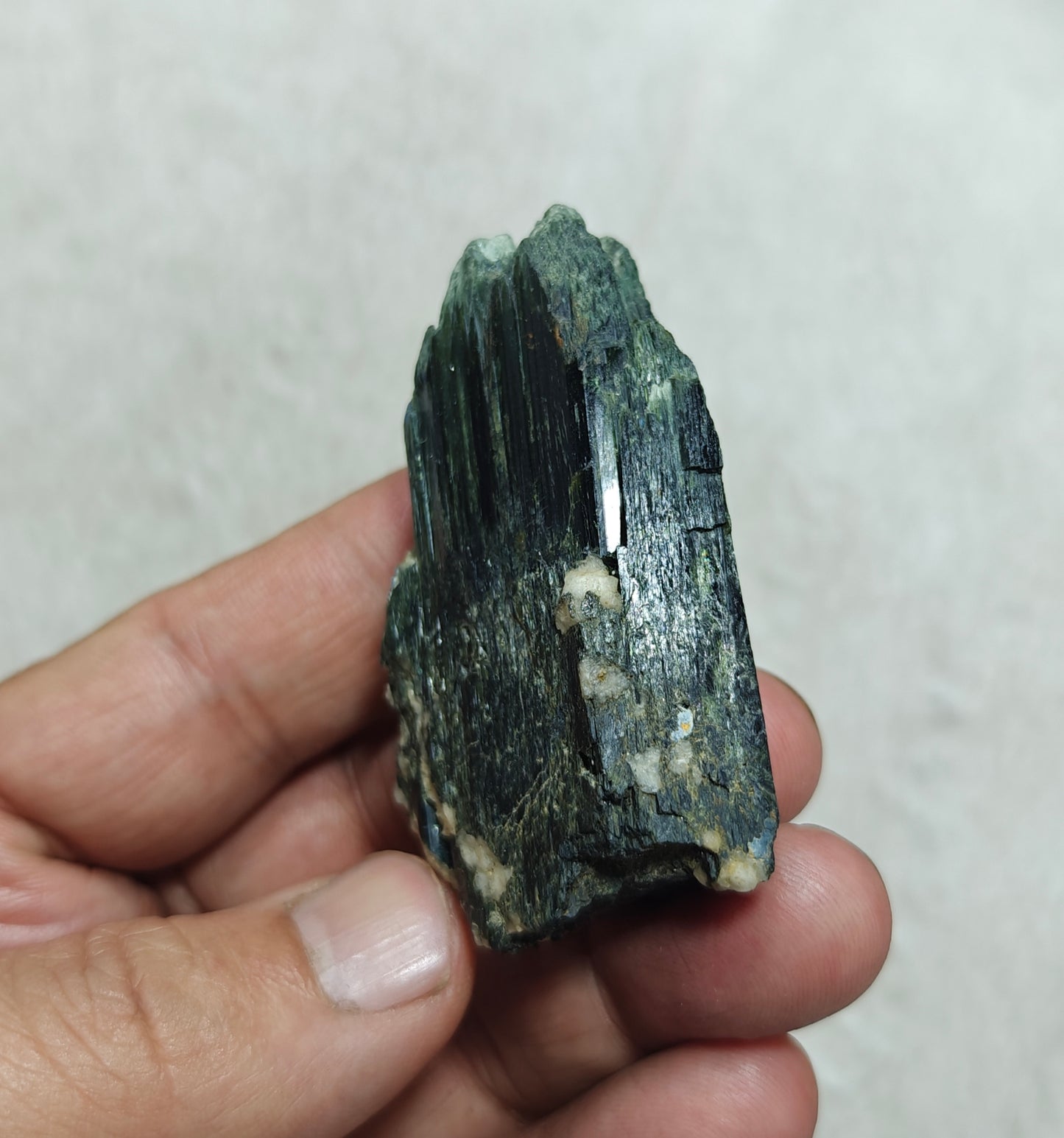 Aegirine crystal specimen 73 grams