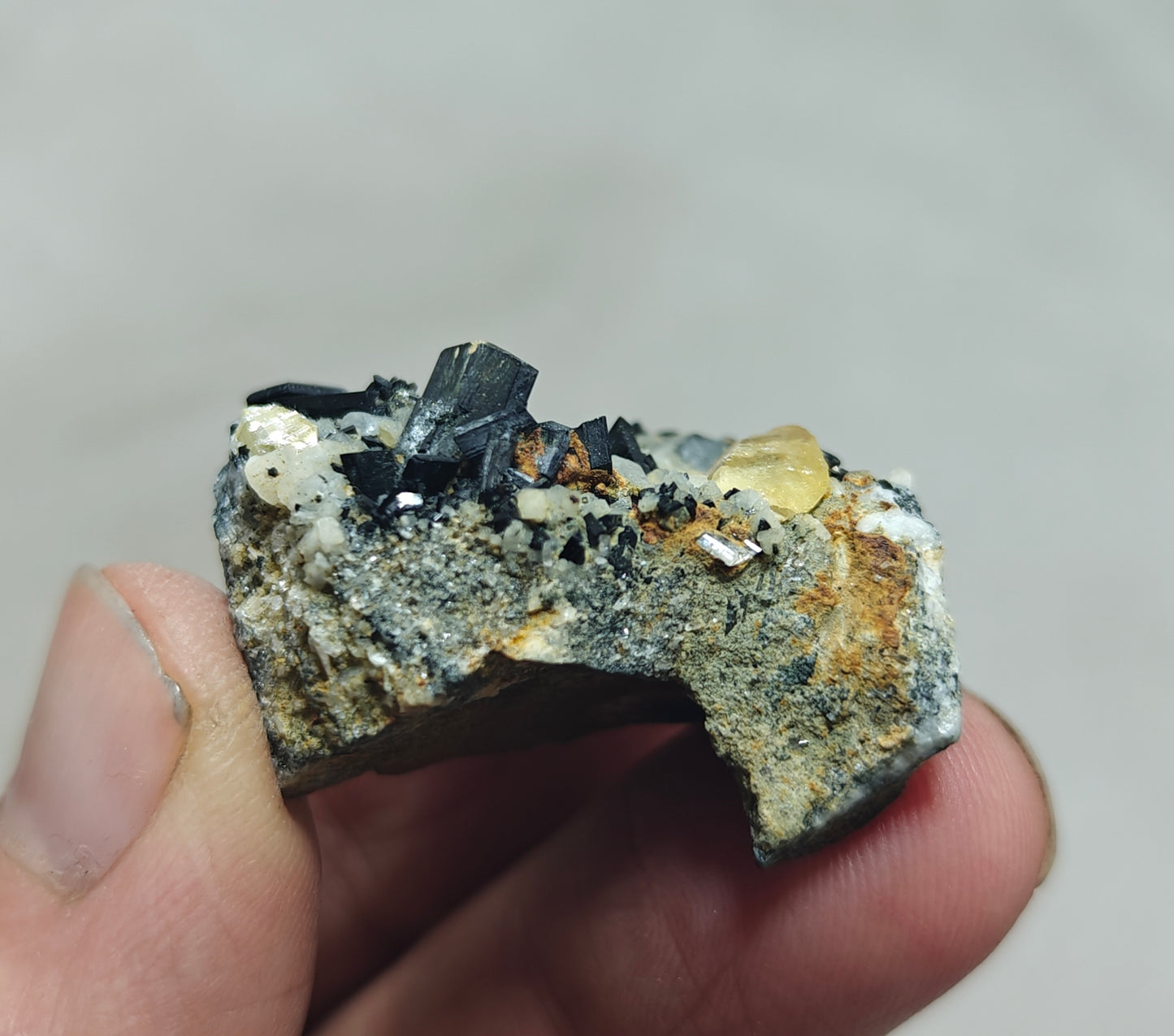 Titanite sphene with actinolite or possibly aegirine on matrix 23 grams