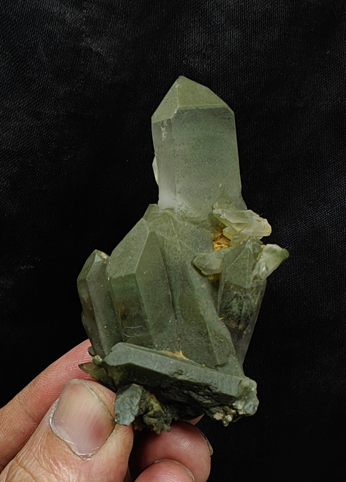 Natural terminated Chlorite Quartz cluster 67 grams