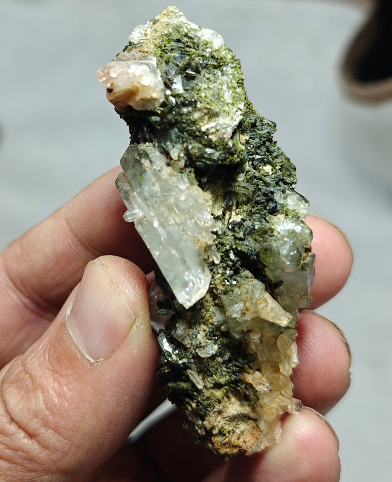 quartz and Epidote cluster with beautiful terminations 54 grams