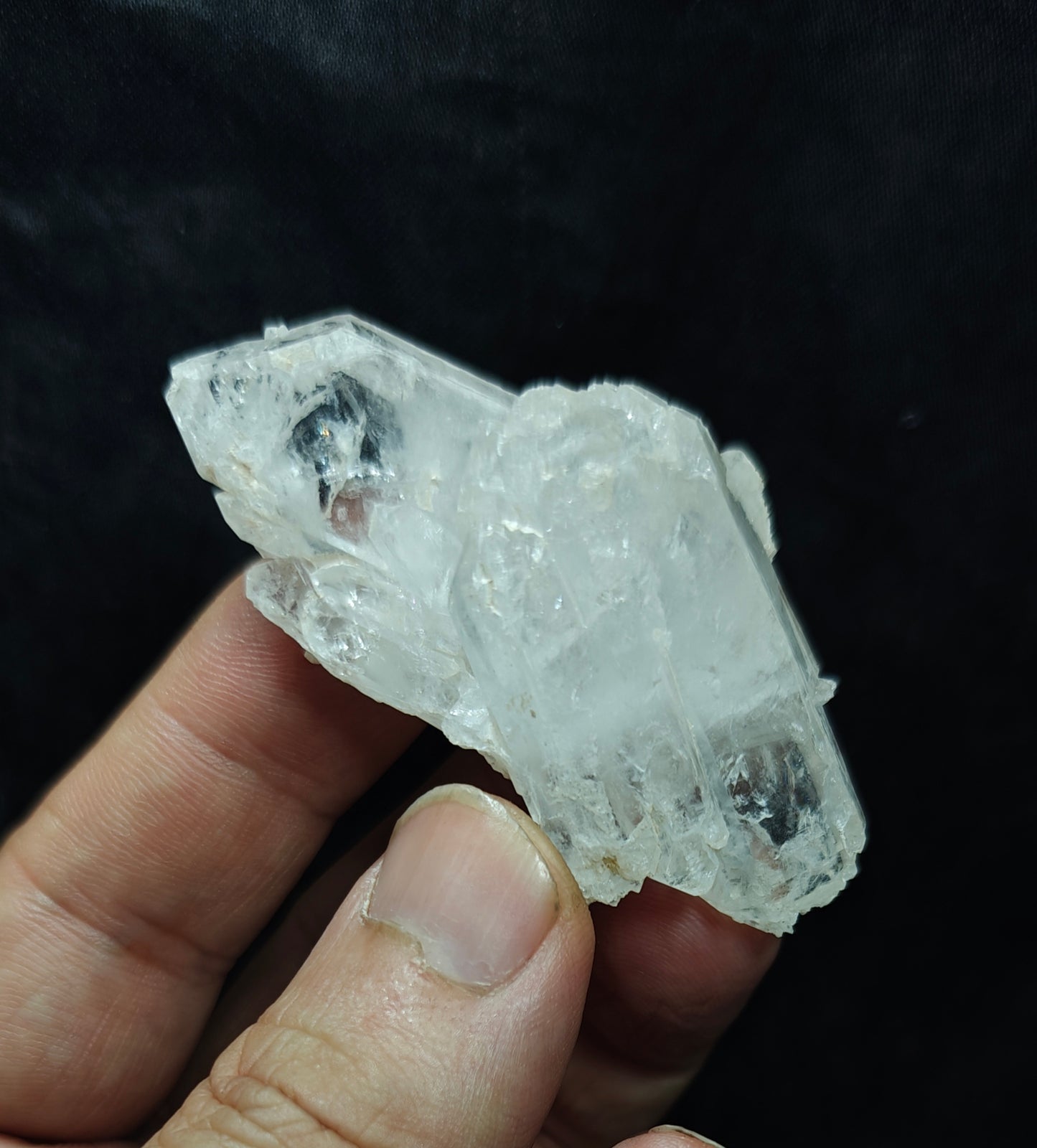 Natural terminated Faden Quartz crystals specimen 41 grams