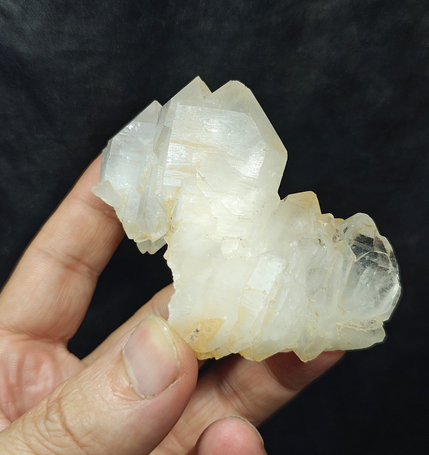 Quartz crystals cluster specimen 130 grams