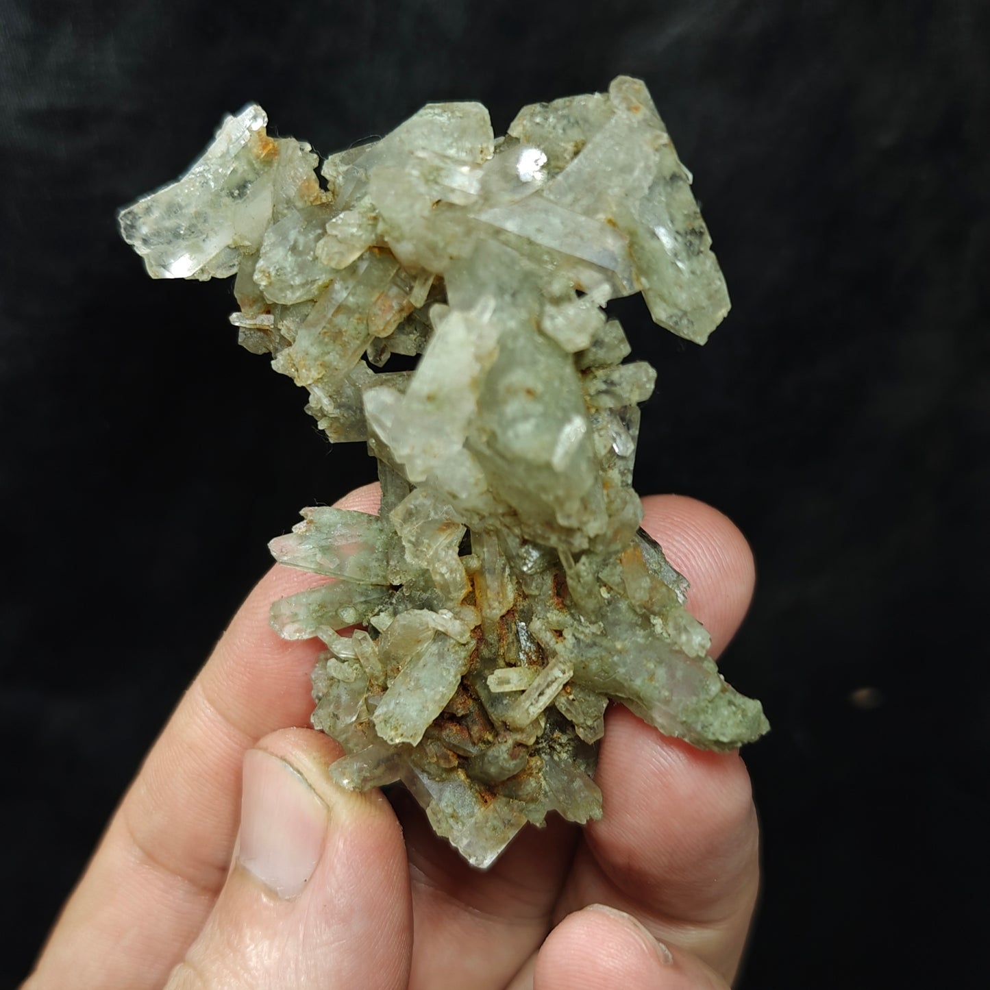 Chlorite Quartz crystals cluster 43 grams
