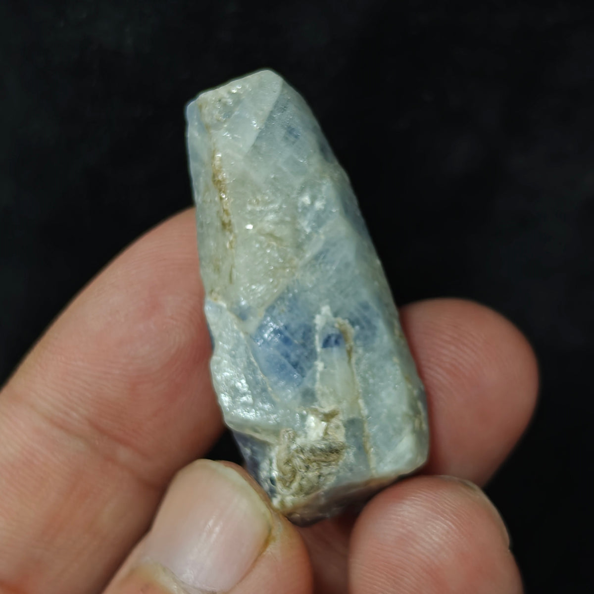 Natural blue sapphire crystal 26 grams