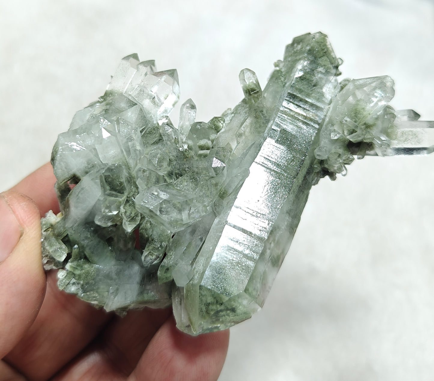Chlorite Quartz crystals cluster 87 grams