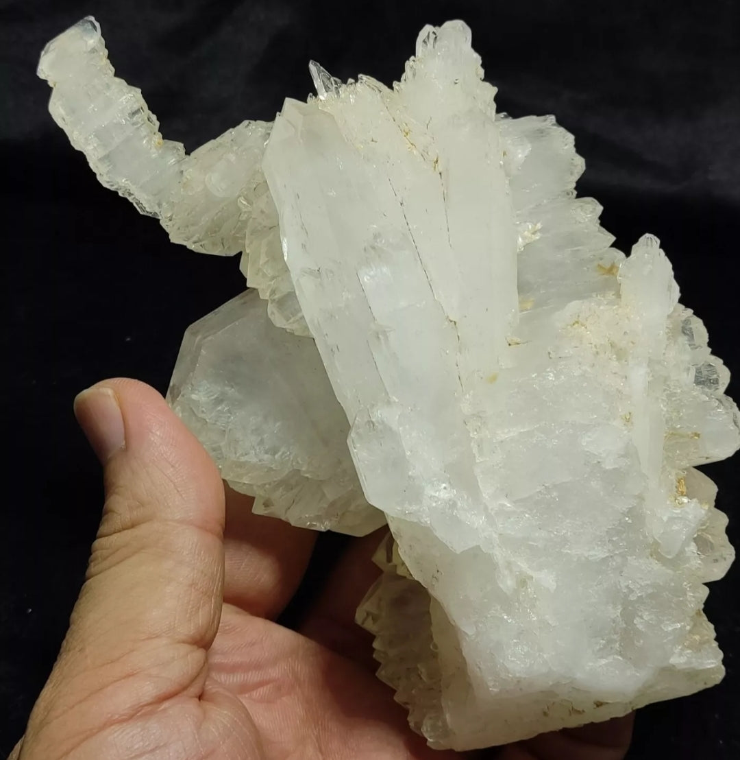 Very aesthetic quartz cluster cabinet size specimen 580 grams