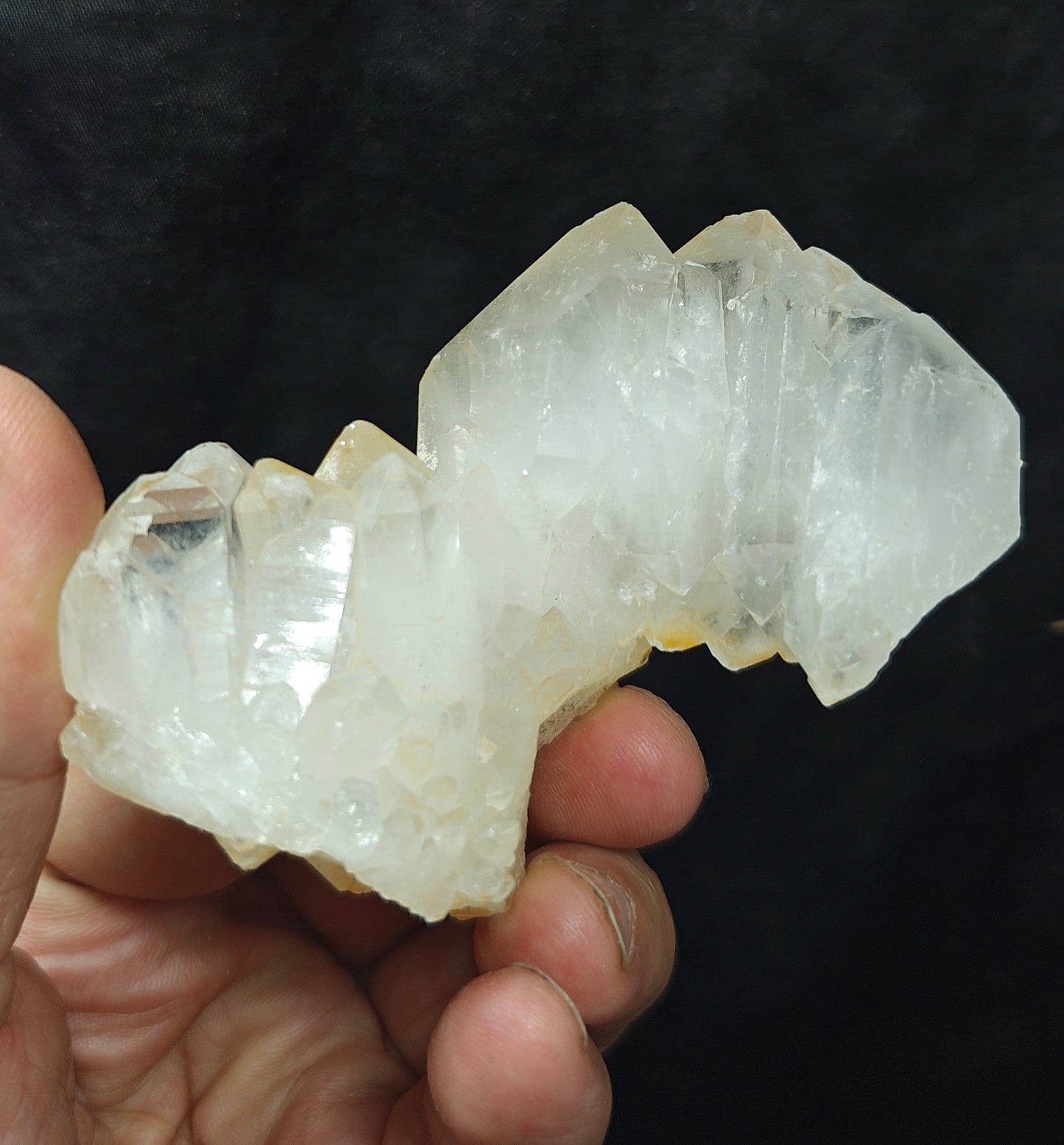 Quartz crystals cluster specimen 130 grams