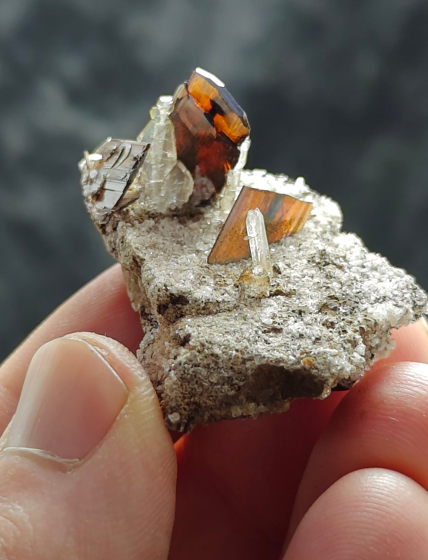 Natural brookite specimen 17 grams