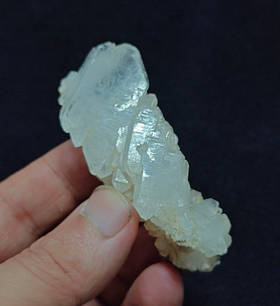 Single beautiful terminated Faden Quartz crystal specimen 45 grams