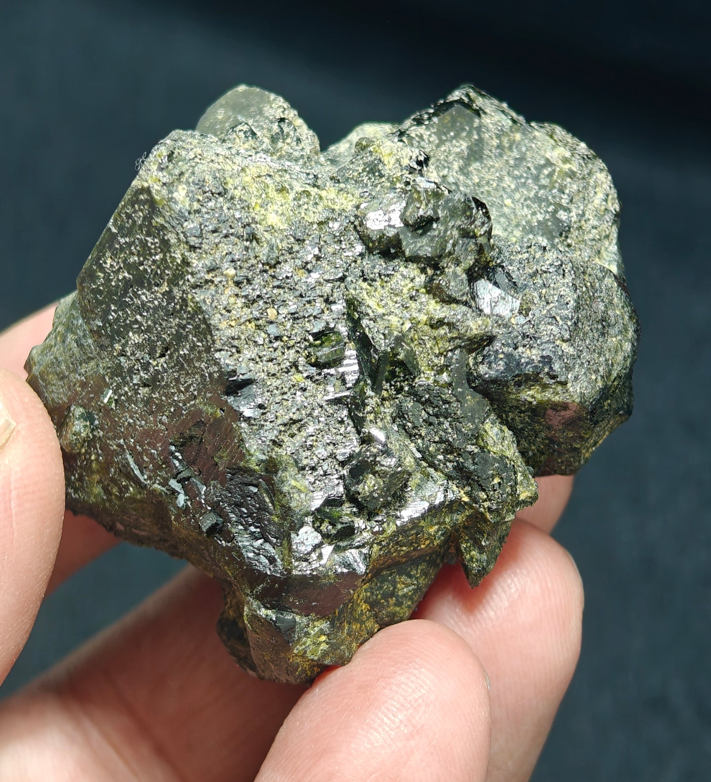 Natural dark green color epidote crystal 124 grams