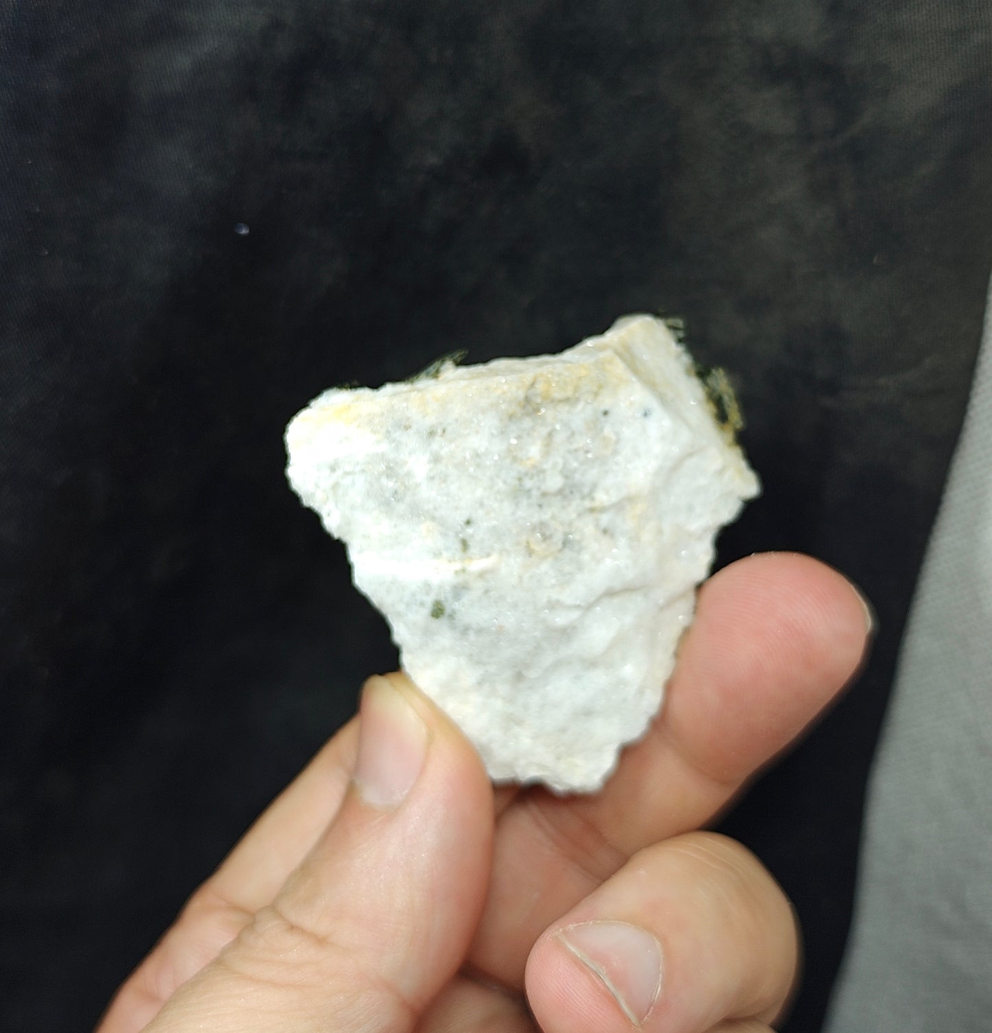 Single beautiful aesthetic aegirine crystals specimen 44 grams