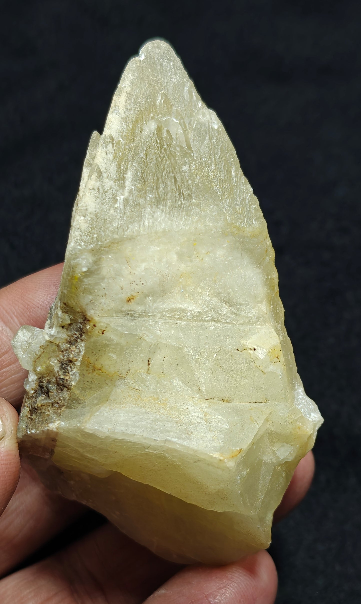 Single beautiful Dogteeth calcite crystal with beautiful terminations 147 grams