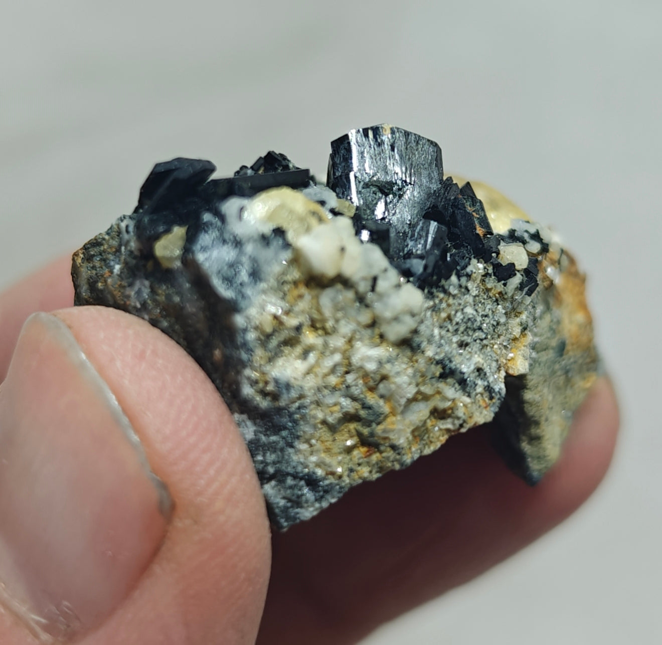 Titanite sphene with actinolite or possibly aegirine on matrix 23 grams