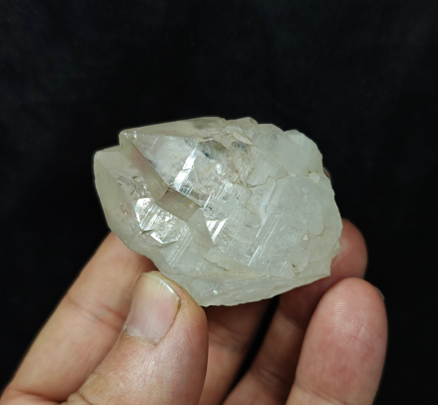 Natural gwindel quartz crystal 58 grams