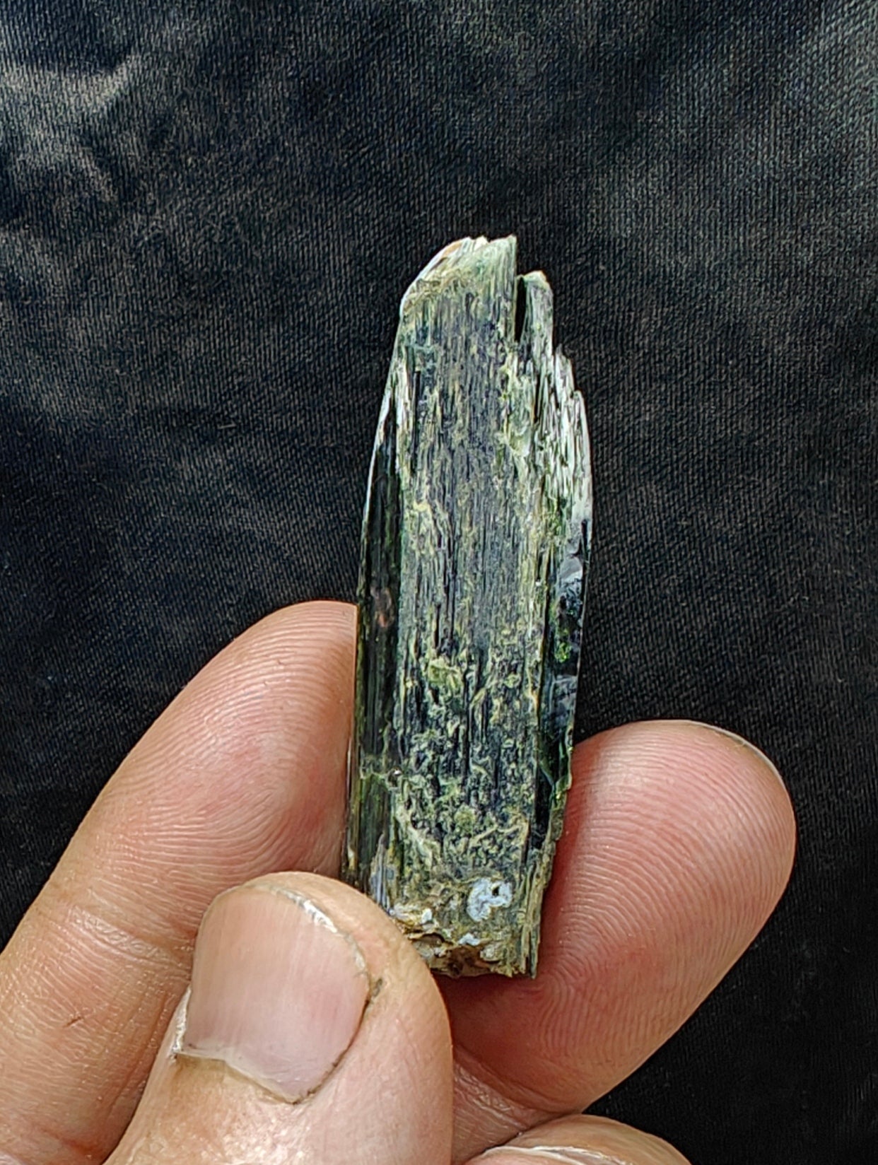 Natural aegirine crystal 21 grams