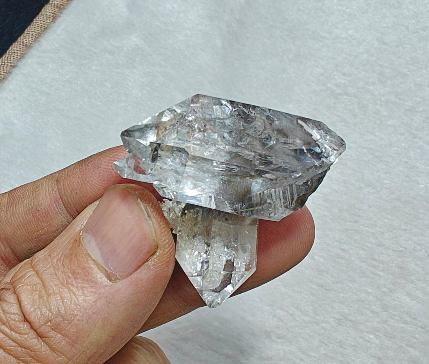 Single amazing terminated brookite Quartz Crystal twins 19 grams