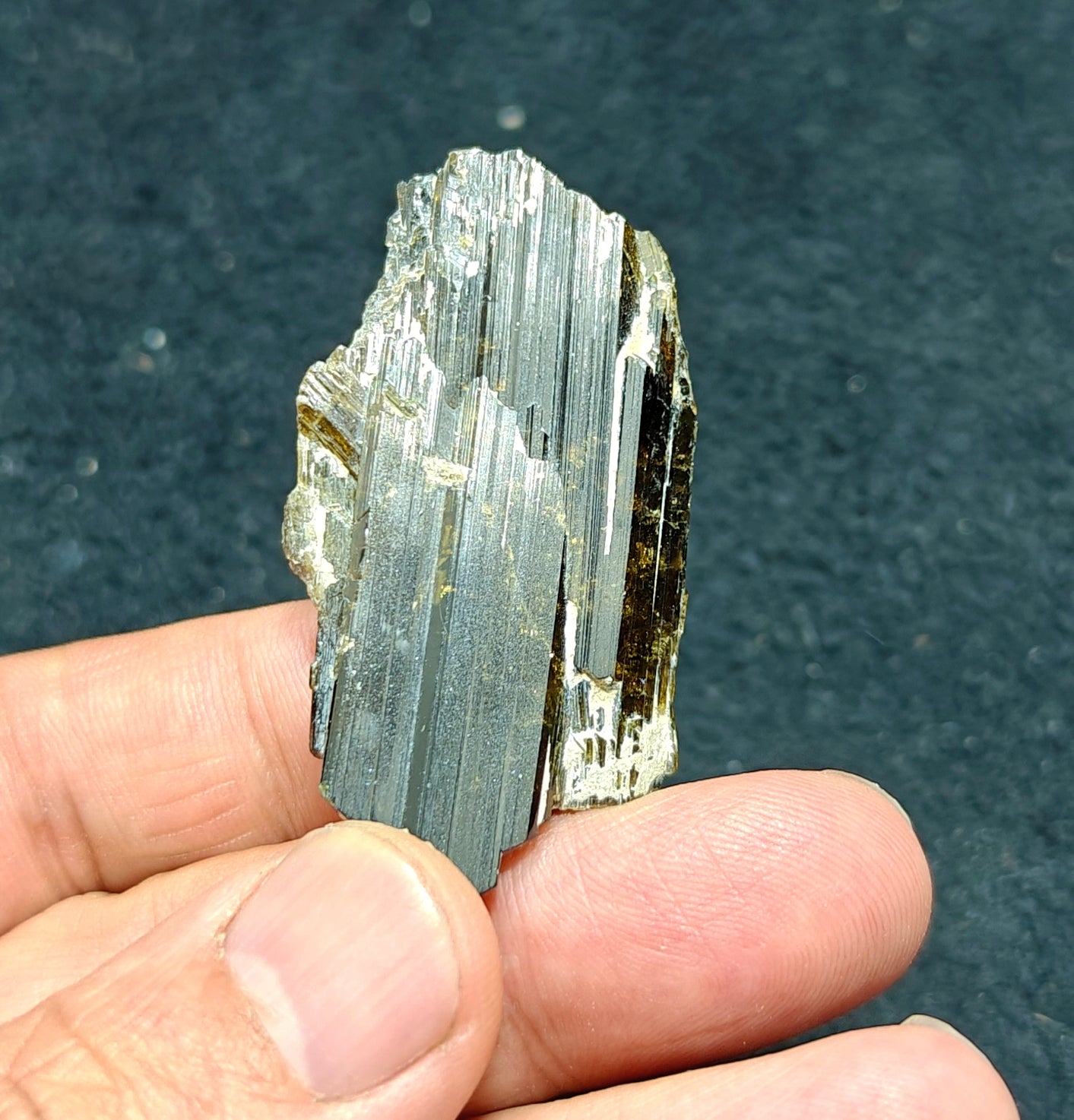 Epidote crystal 18.5 grams