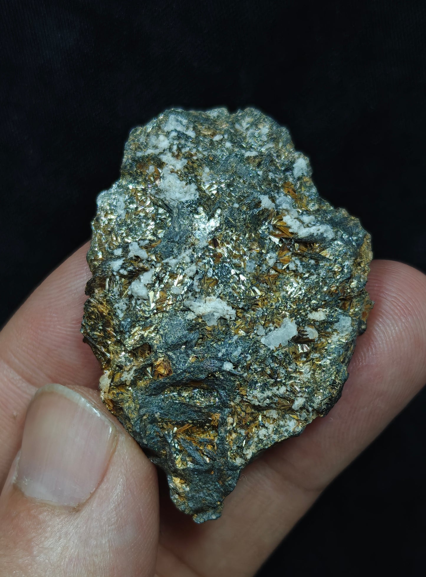 Rutile on hematite 29 grams