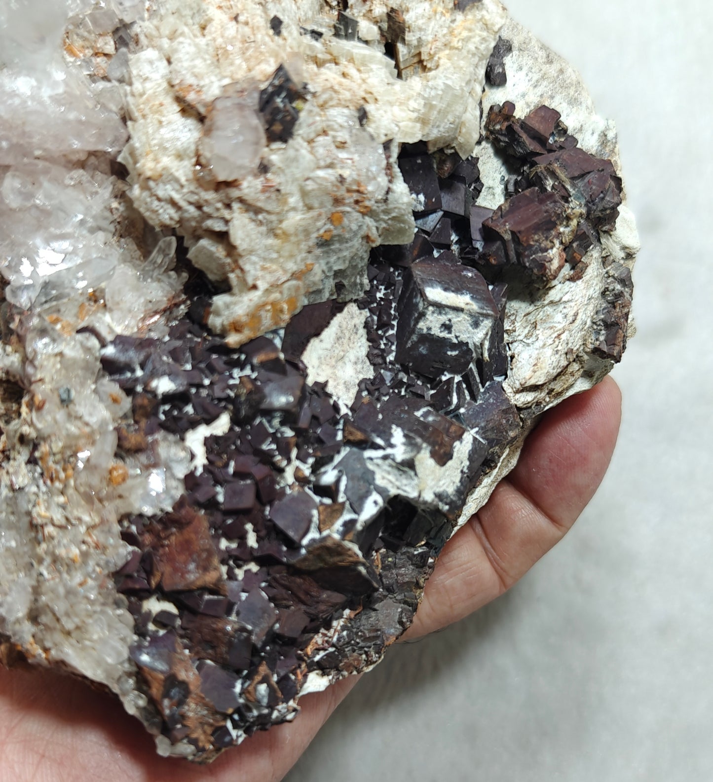 Natural quartz rutiles and siderite specimen 970 grams