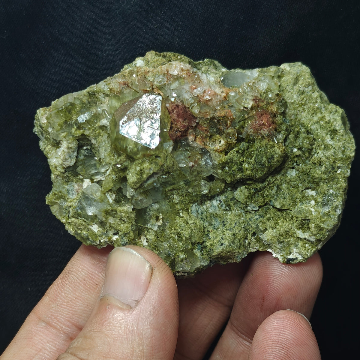 Epidote quartz 124 grams