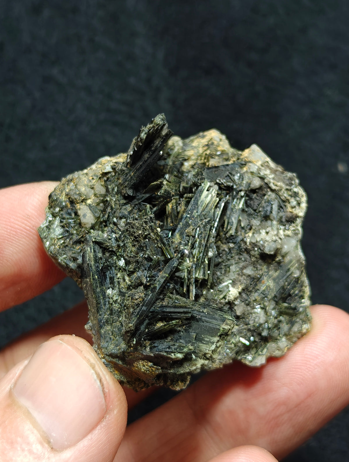 Natural Aegirine cluster 32 grams
