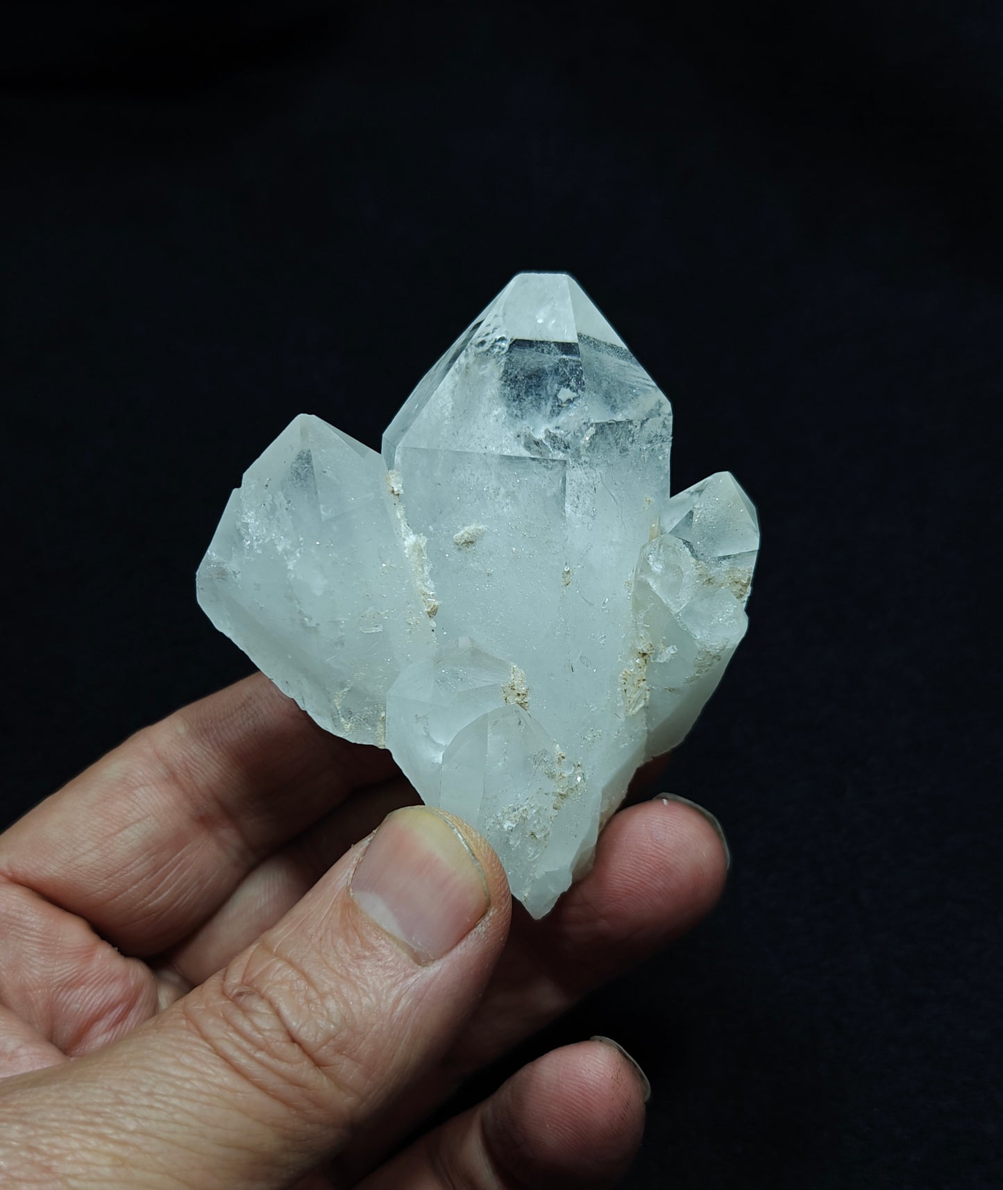 Natural terminated clear Quartz Crystals 128 grams