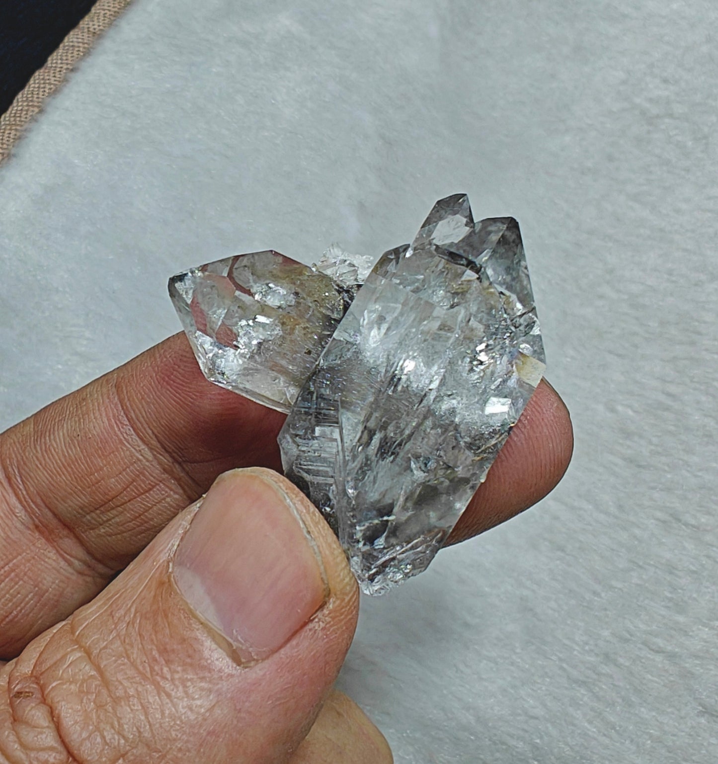 Single amazing terminated brookite Quartz Crystal twins 19 grams
