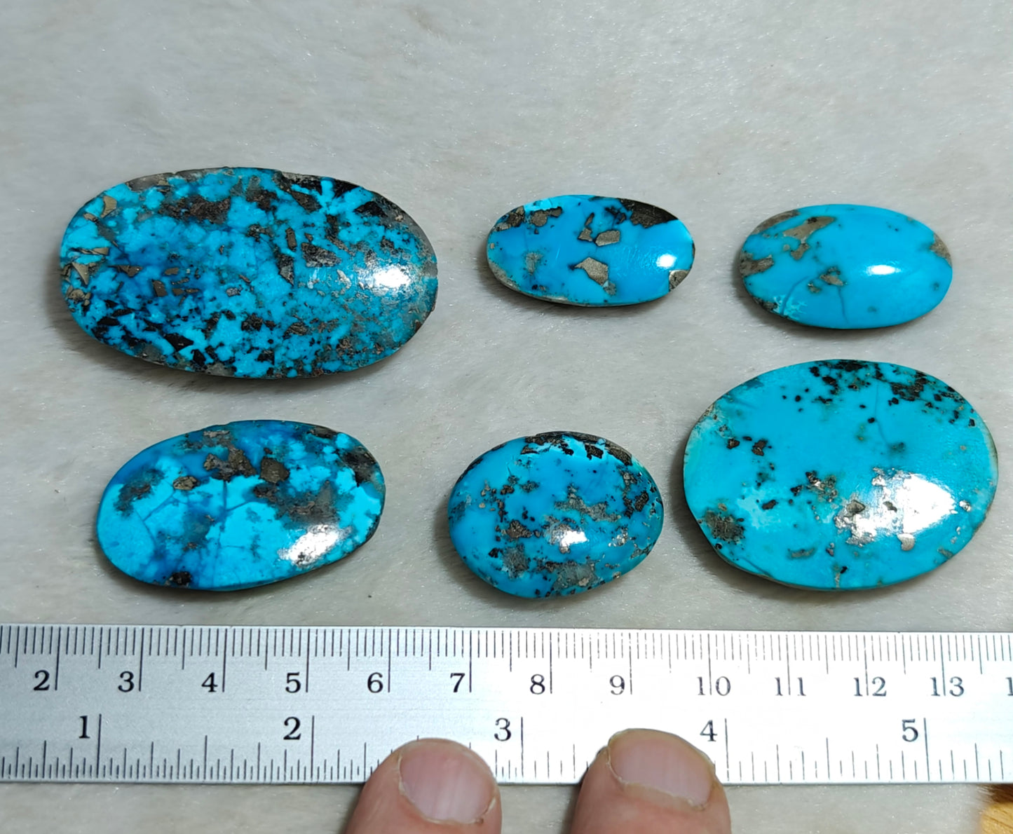 6 turquoise cabochons 82 grams