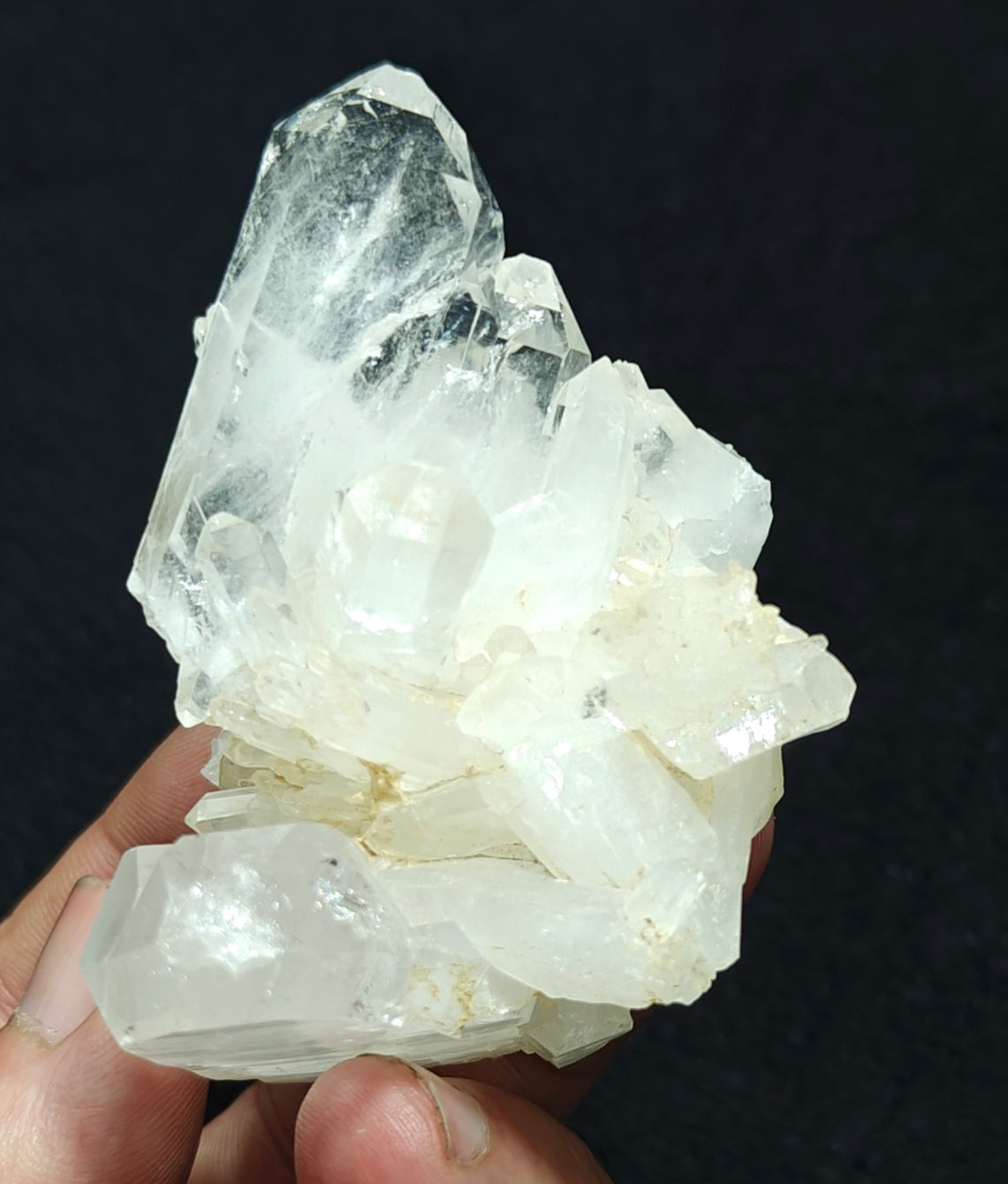 Single beautiful terminated Faden Quartz crystals specimen 132 grams