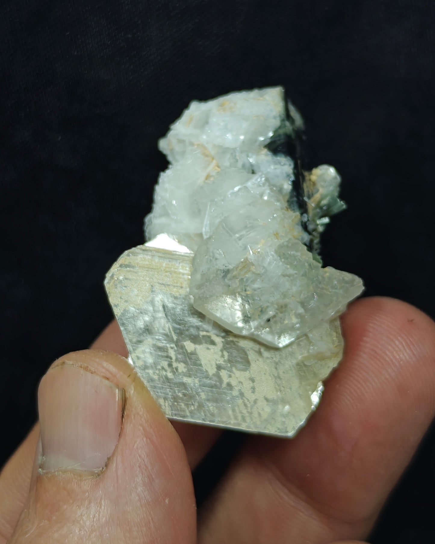 Natural dark green color Tourmaline crystal with associated cleavelandite, muscovite and a small quartz 24grams
