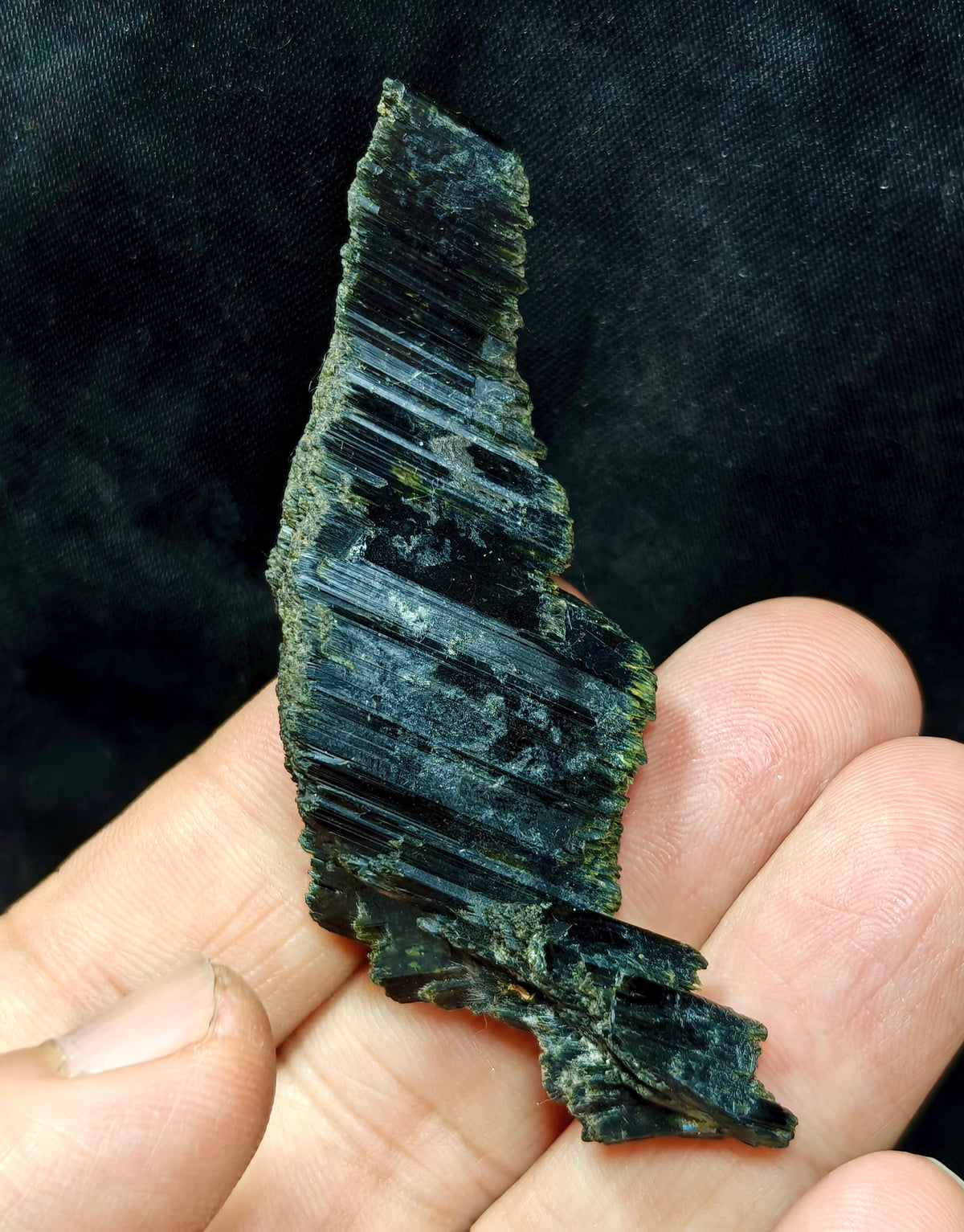 Natural aegirine crystal 29 grams