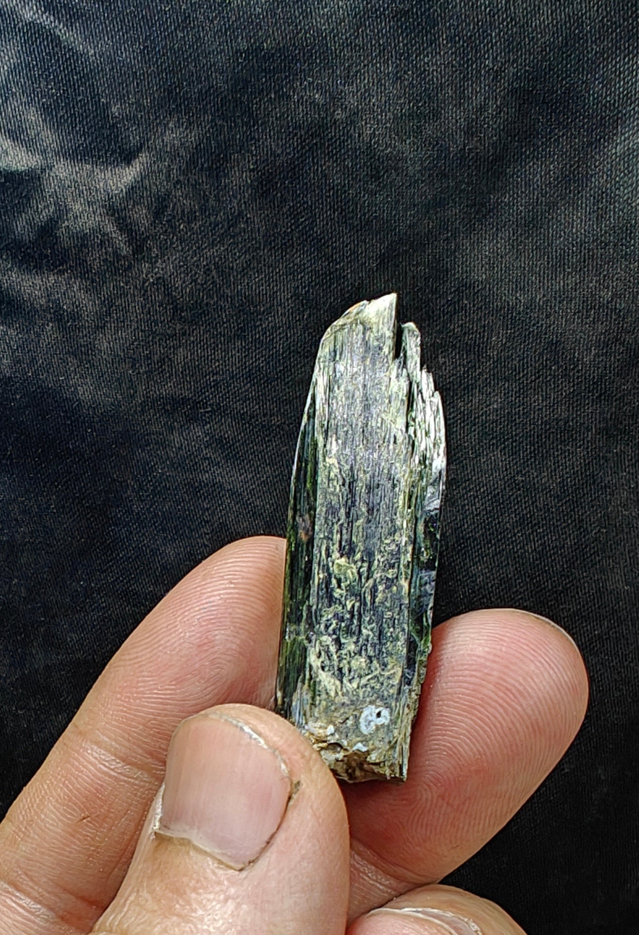 Natural aegirine crystal 21 grams